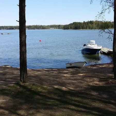 Stenstrandintie 20 B 木屋